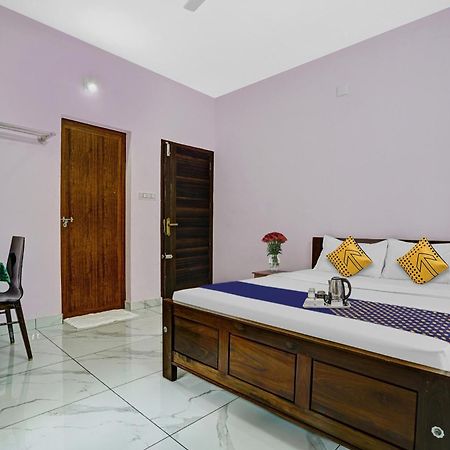Spot On Shalom Palace Residency Neriyamangalam Esterno foto