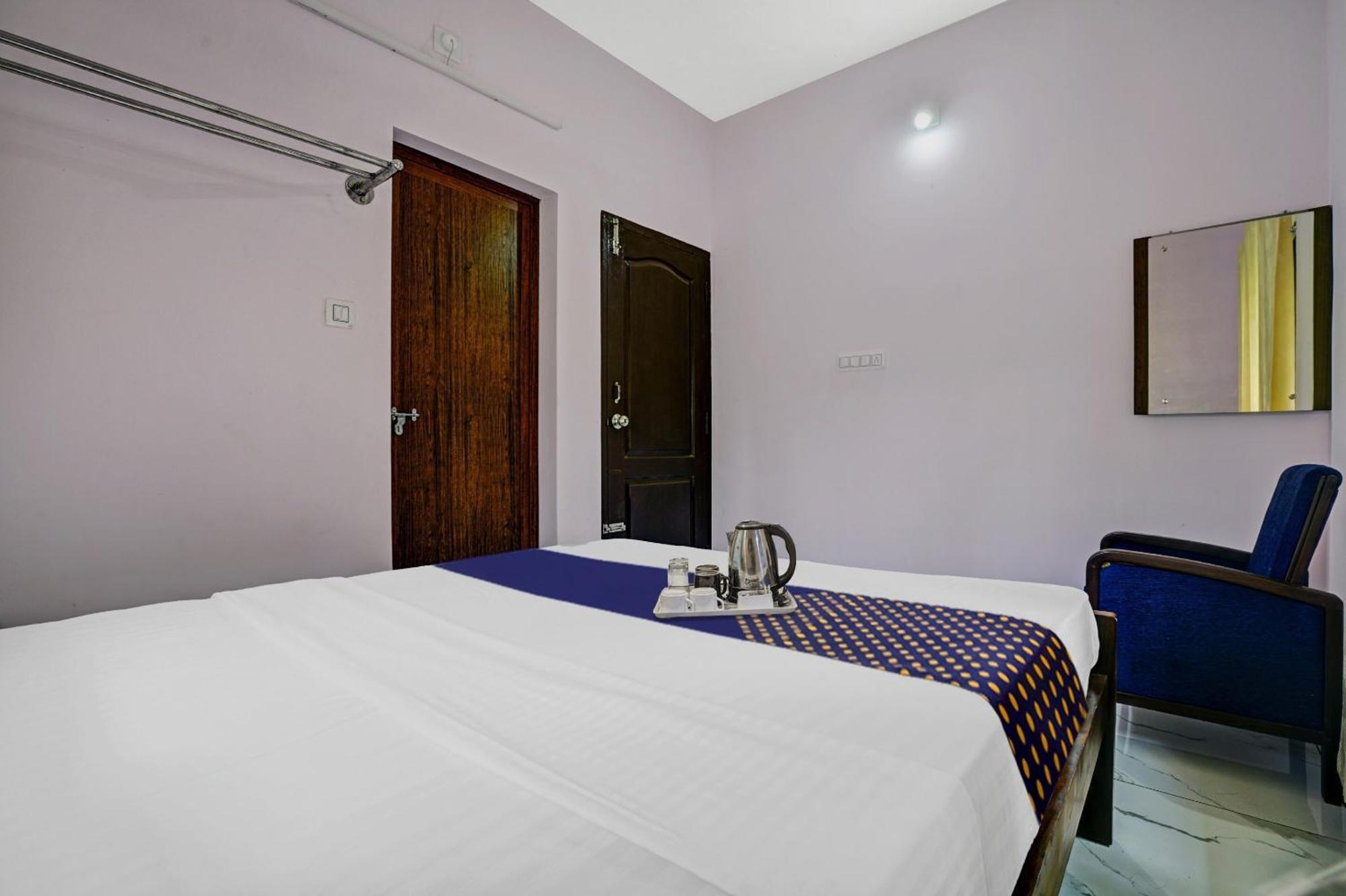 Spot On Shalom Palace Residency Neriyamangalam Esterno foto